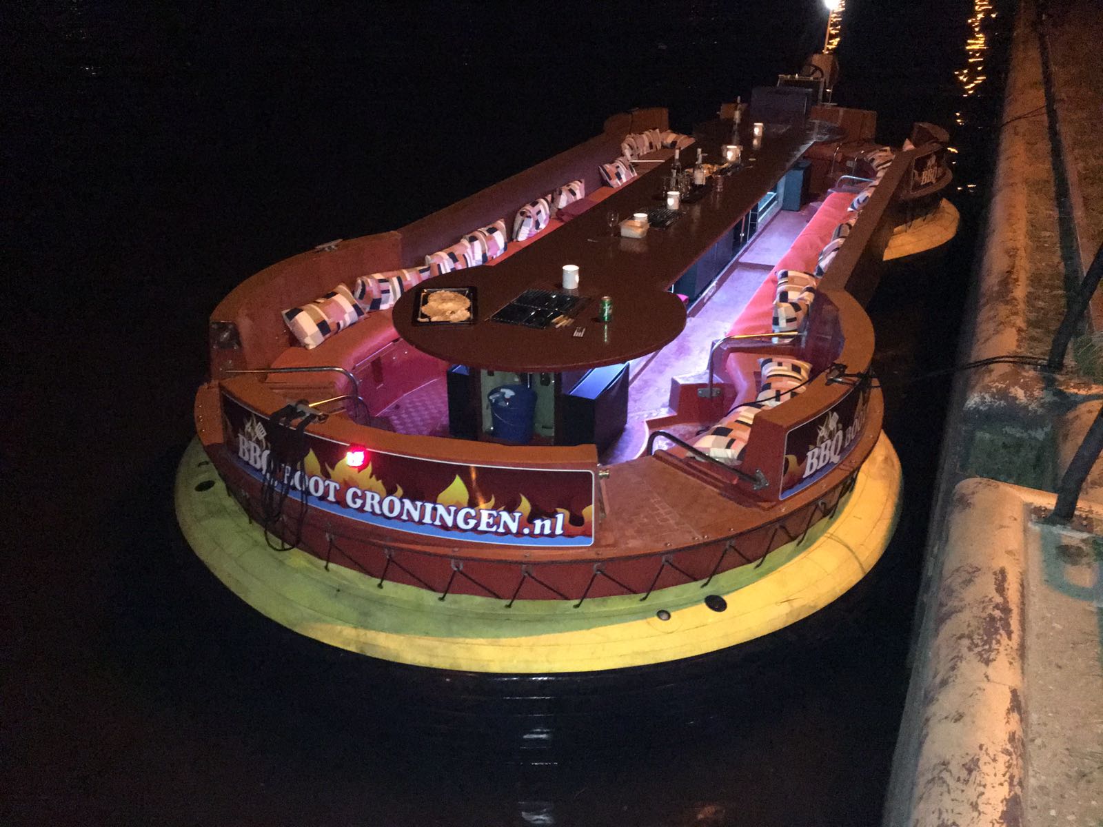 Foto’s BBQboot Groningen Barbecueën op het water