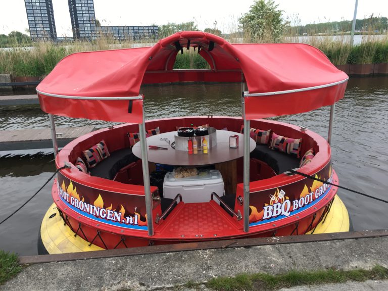 Foto’s BBQboot Groningen Barbecueën op het water