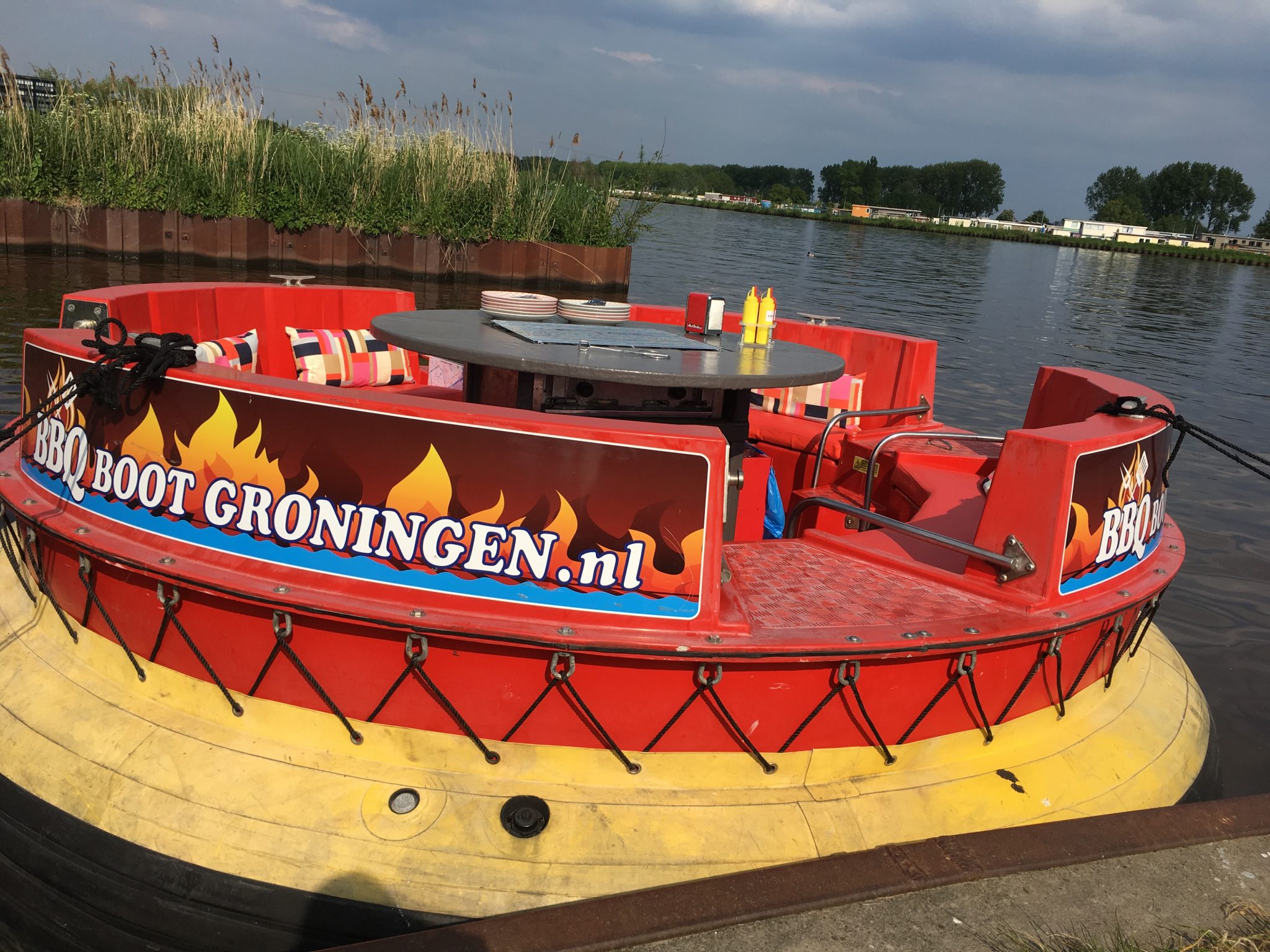 Foto’s BBQboot Groningen Barbecueën op het water