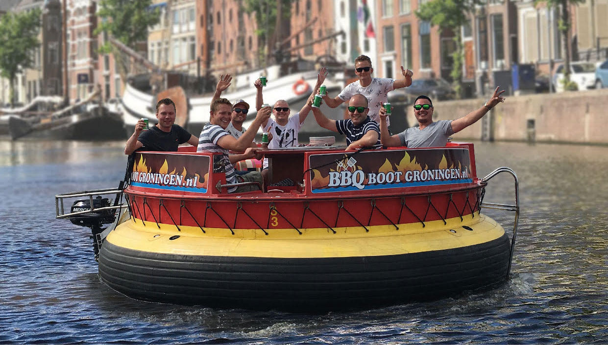 op gang brengen Voorbijganger Doorlaatbaarheid BBQ-boot Groningen | Barbecueën op het water